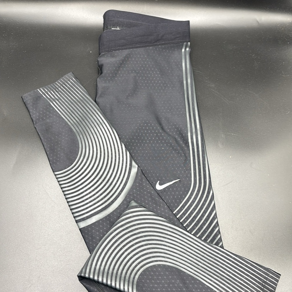 Nike Dri Fit Women's Reflective Running Leggings Back Zipper Pocket Black Small